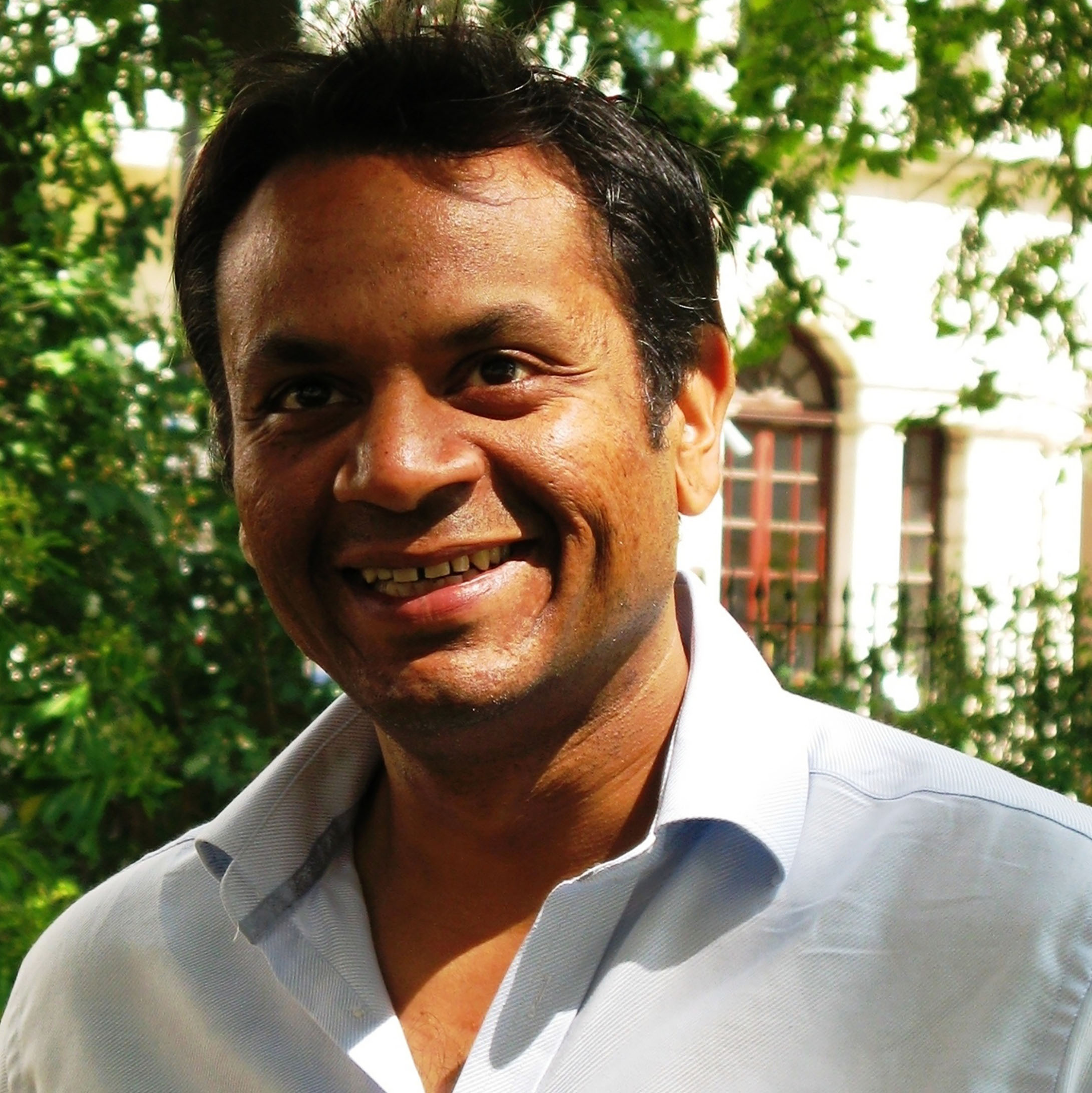 Vivek  Muthu, MD, MA